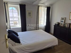 Rare elegance and intimacy, 3-bedroom apartment in the heart of La Rochelle