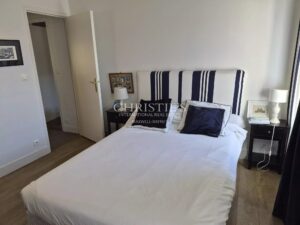 Rare elegance and intimacy, 3-bedroom apartment in the heart of La Rochelle