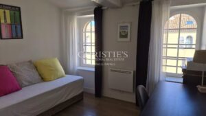 Rare elegance and intimacy, 3-bedroom apartment in the heart of La Rochelle