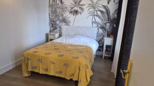 Rare elegance and intimacy, 3-bedroom apartment in the heart of La Rochelle