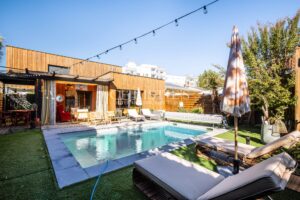 BÈGLES — Contemporary Family Home with Swimming Pool and Independent Studio