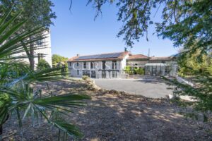 A Notable Bourgeois Residence with Refined Architectural Presence and Preserved Service Quarters
